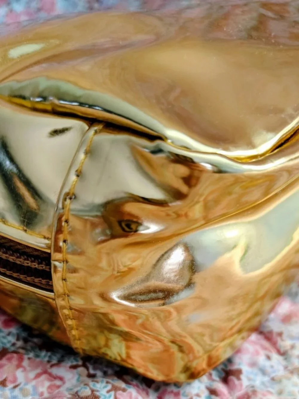 NWOT Gold Metallic Makeup Zipper, Beauty Brands